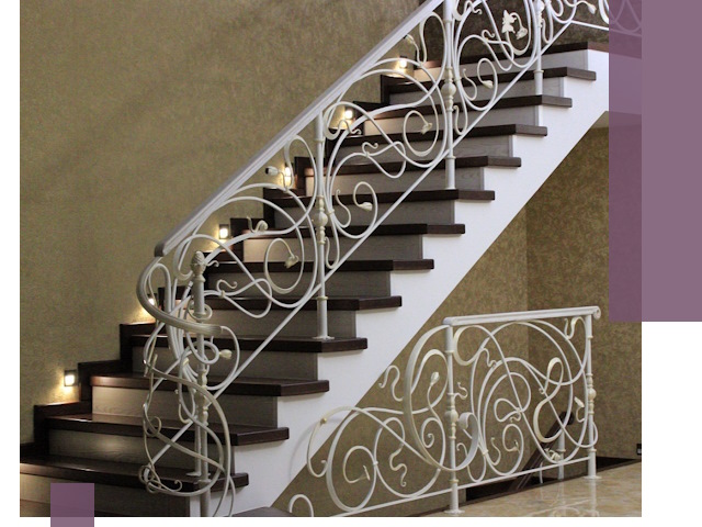 Кованые лестницы под ключ в Ломоносове — изготовление и монтаж