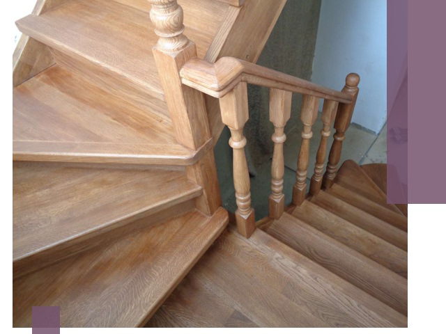 Дубовые лестницы под ключ в Ломоносове: изготовление и монтаж