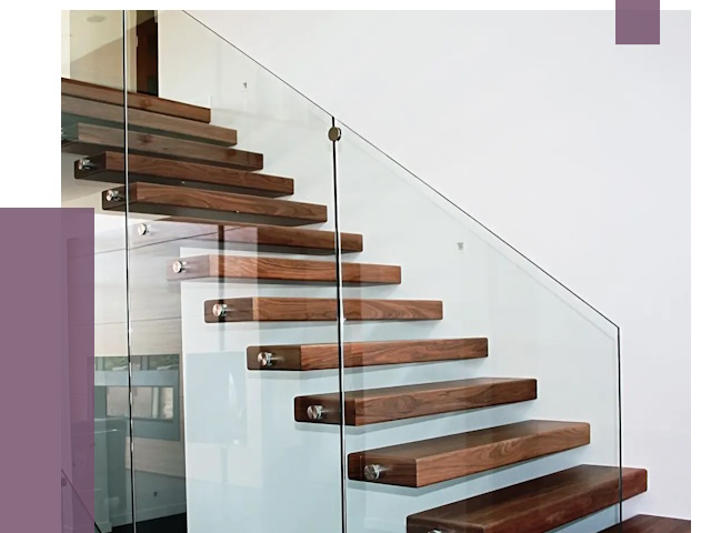 Стеклянные перила для лестницы в Ломоносове от 14855 руб.