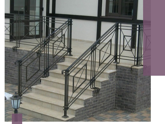 Перила для крыльца в Ломоносове — монтаж, изготовление и установка