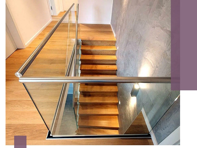 Перила для лестницы в доме — изготовление и монтаж в Ломоносове