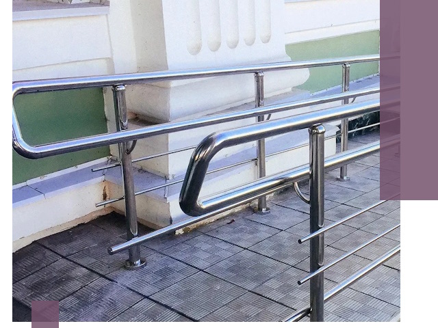 Ограждения пандусов из металла и нержавейки в Ломоносове