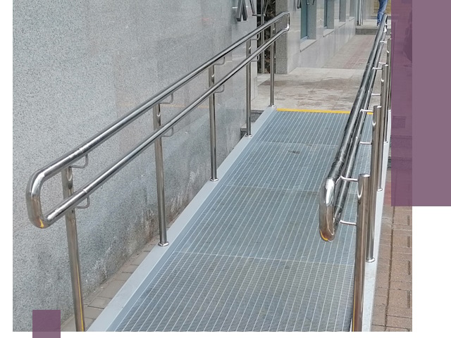 Пандусы для инвалидов в Ломоносове — изготовление и монтаж