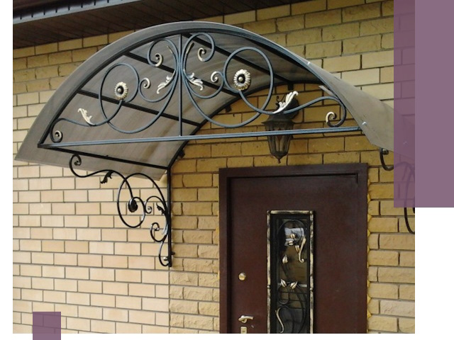 Изготовление козырьков из металла под ключ в Ломоносове