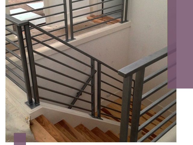 Изготовление поручней из металла и дерева в Ломоносове