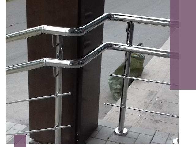 Монтаж поручней из нержавеющей стали в Ломоносове качественно и быстро